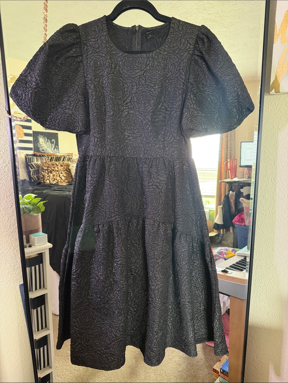 Women's Puff Sleeve Midi Dress in Black
